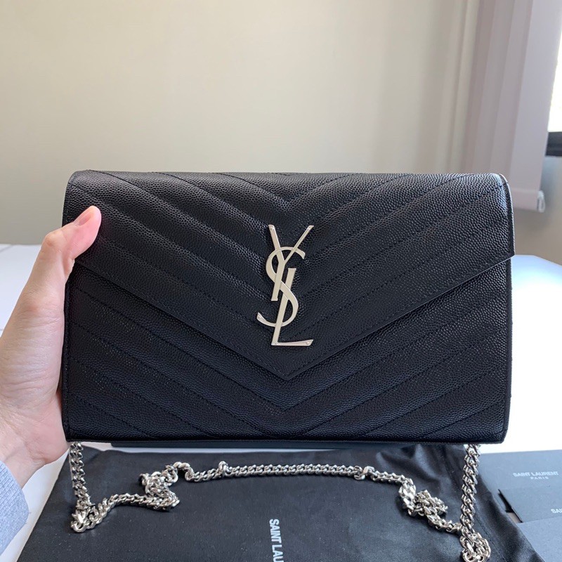 New‼️YSL WOC 9" ปี2021 สีดำอะไหล่เงิน ของพึ่งมาค่า มือ1 ของใหม่ หนังหอมฟุ้งสุดๆ   อุปกรณ์ : การ์ด กล