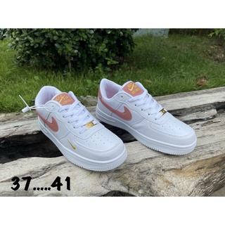 รองเท้าผ้าใบAir Force 1 เบา นุ่ม ใส่แมทช์กับทุกลุค สวมง่าย ใส่ได้ทั้งชายและหญิง SIZE:37-45Eu มีเก็บปลายทาง V38B002