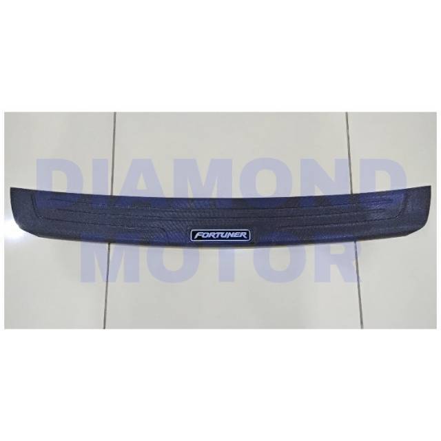 Toyota Fortuner Sill Plate Silplate Silplate ด้านหลังพลาสติก