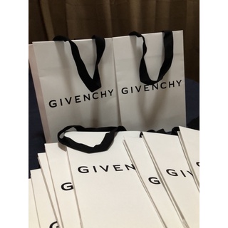 ถุงกระดาษ givenchy แท้