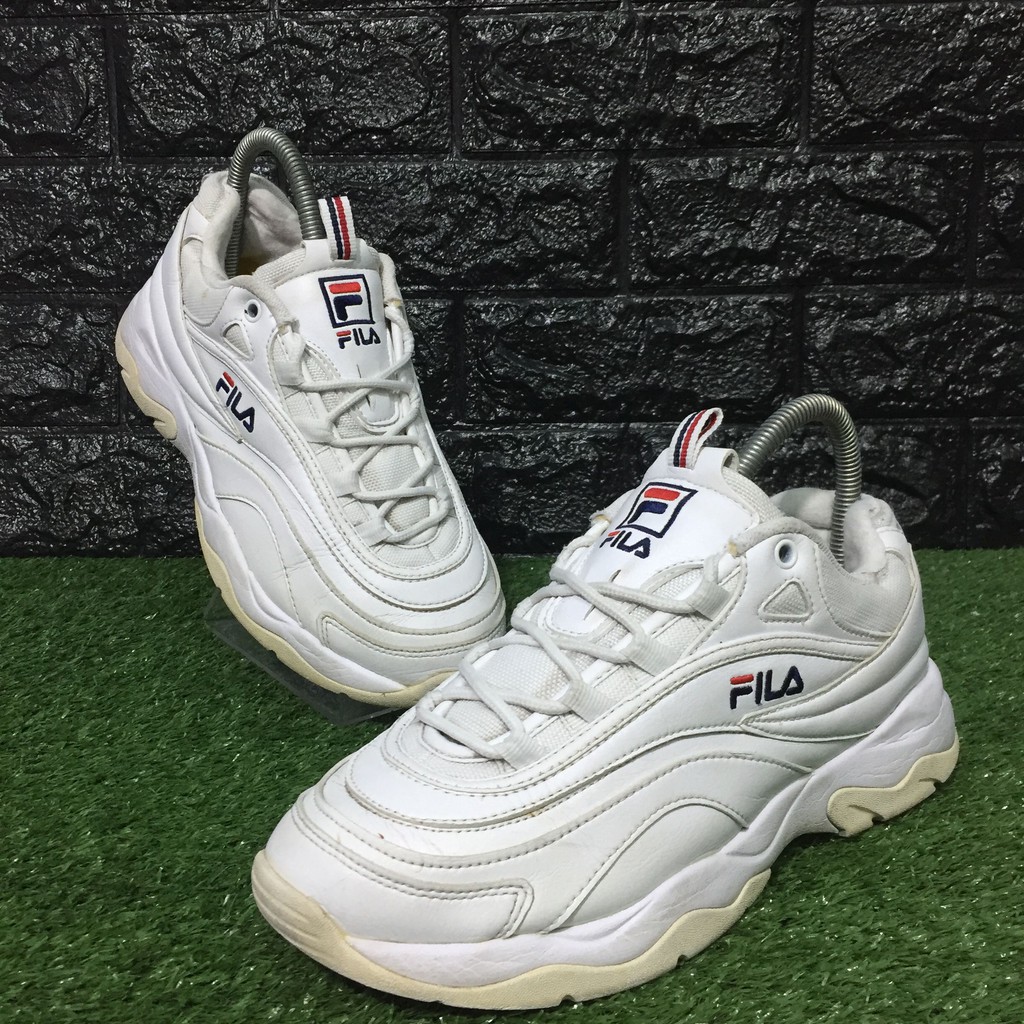 FILA Ray รองเท้าผ้าใบมือสอง