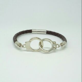 Shackle leather bracelet