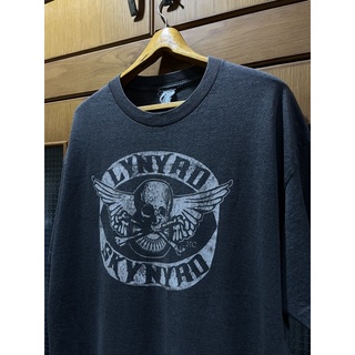 เสื้อยืดผ้าฝ้าย เสื้อวง LYNYRD SKYNYRD Size XL มือ2