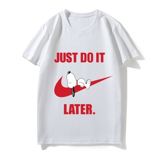 เสื้อยืดผ้าฝ้าย Just Do It Later เสื้อ สนูปปี้ น่ารักๆ Snoopy คอกลม เสื้อยืด cotton สวย แขนสั้น แฟชั่นผู้ชายและหญิง พร้อ