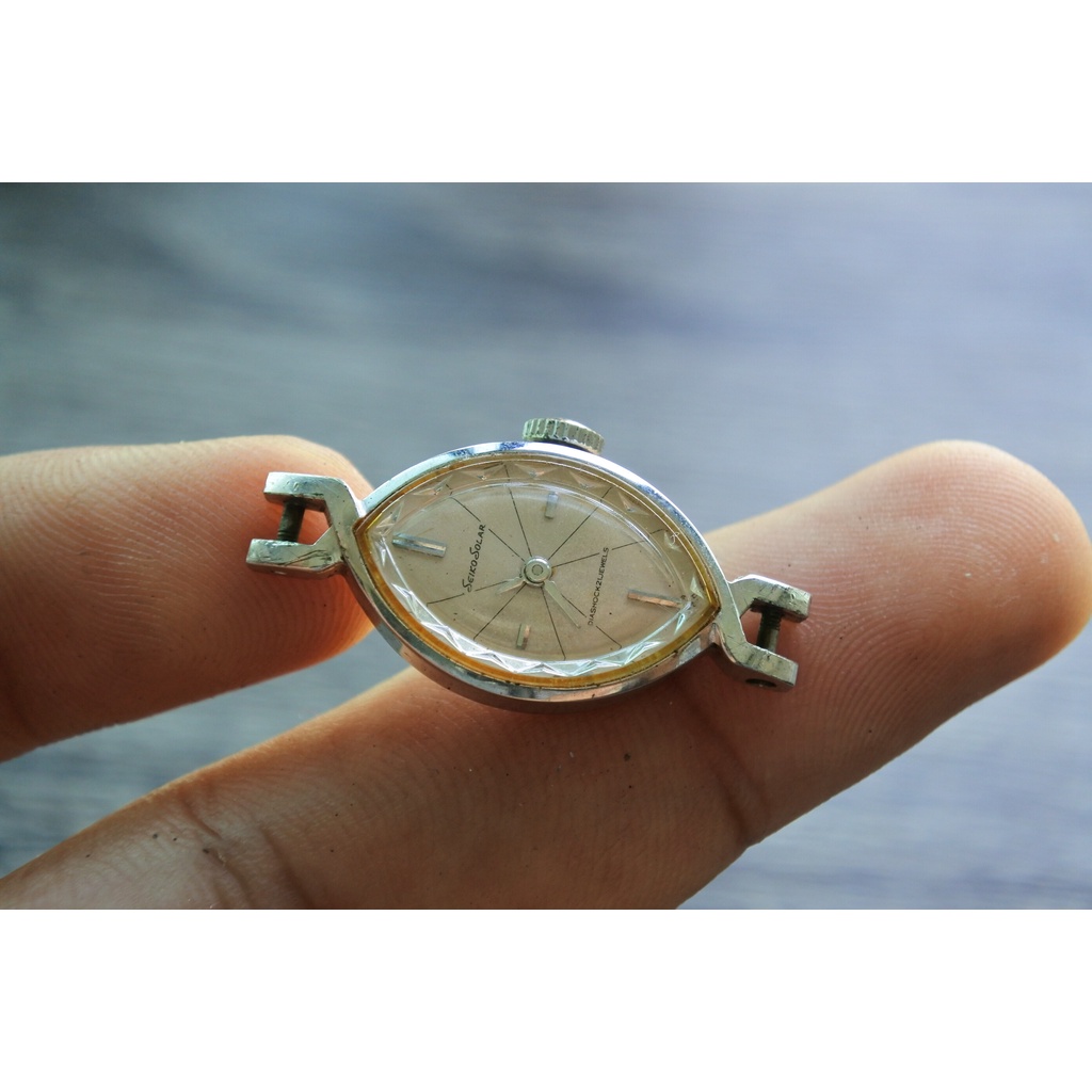 นาฬิกา Vintage แท้ มือสองญี่ปุ่น Seiko  Seiko Solar 21 Jewels ผลิตปี 1980-90 ระบบไขลาน ชุบทองคำขาว 16.67mm