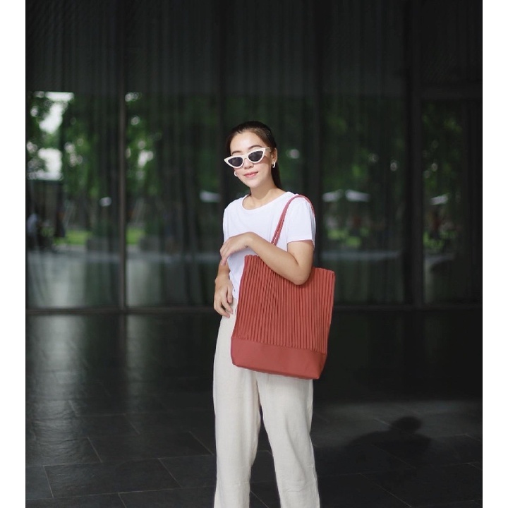 Charin.brand รุ่น Tote 14*15นิ้ว ทุกเฉดสี ทุกลาย!!