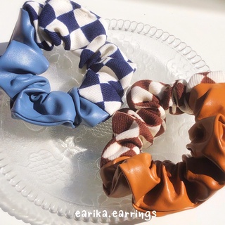 (กรอกโค้ด GG24P ลด 65.-) earika.earrings - two tone scott bun ที่มัดผมทูโทนลายสก็อต
