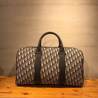 กระเป๋าเดินทางแบบถือ ดิออร์ Keepall ขนาด45cm มาพร้อม สายสะพาย สวยพร้อมส่งค่ะ งานดีสุด 1:1 คลิกสั่งเลยจ้า (ขนาด 45x25cm)