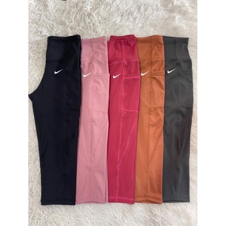 Nike dri-fit classic เลคกิ้งขาสี่ส่วน มีกระเป๋าด้านข้าง