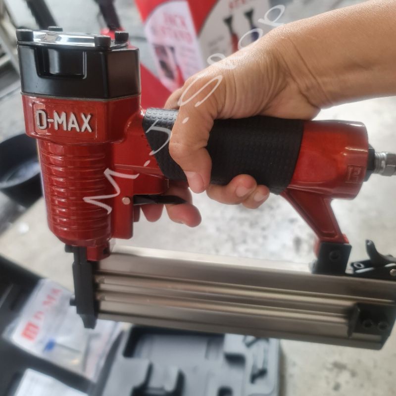 D-MAX แม็กลม D-MAX-F50 ยิงไม้D-MAX แม็กลม D-MAX-F50 ยิงไม้เหมาะสำหรับยิงแผ่นไม้ กรอปรูป ตู้ งานไม้ไผ