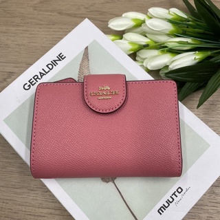 🎀 (สด-ผ่อน) กระเป๋าสตางค์ ใบกลาง สีชมพู COACH 6390 MEDIUM CORNER ZIP WALLET