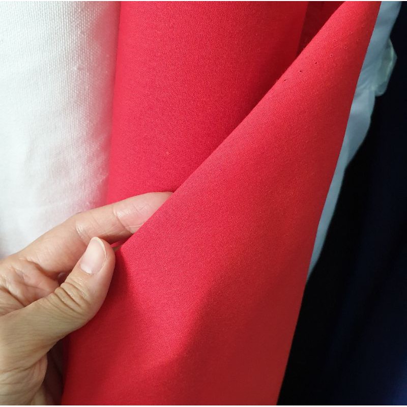 ผ้าคอตตอนสีแดง สีขาว สีดำ ทำโจงกระเบน ใส่รำ ตัดเสื้อพละ ผ้ากันเปื้อนเด็กอนุบาล  กว้าง 1.10ม.