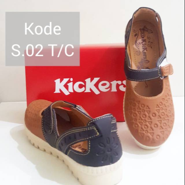 รองเท้าแตะ KICKERS**
