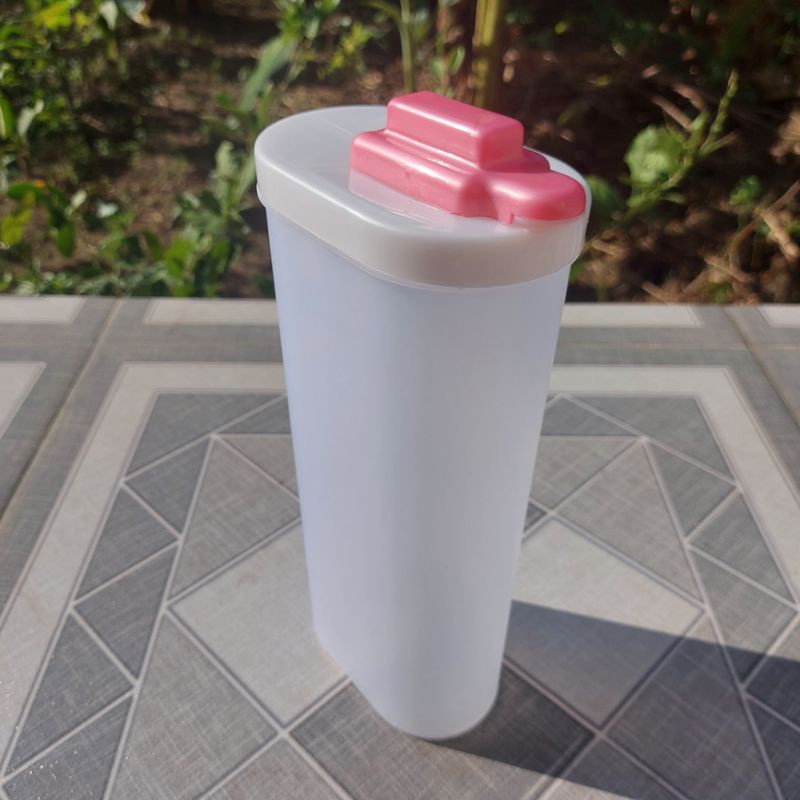 SHINPO OVAL 1.2L REFRIGERATOR WATER BOTTLE