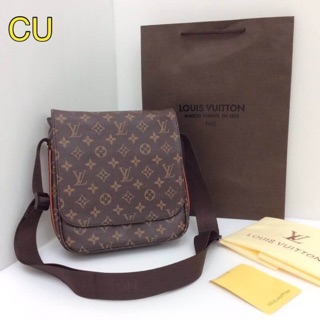 กระเป๋าสะพายข้างผู้ชายLouis Vuitton