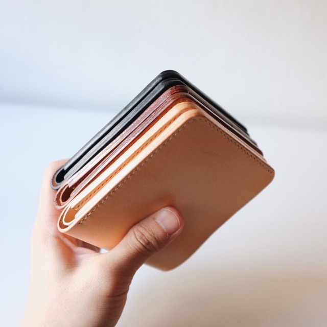 Minimal Leather bifold wallet 7-9 slots