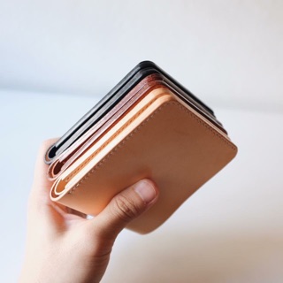 Minimal Leather bifold wallet 7-9 slots