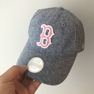 หมวกเเฟชั่นสุดฮิต NEW ERA BOSTON โลโก้สีชมพู Limited edition