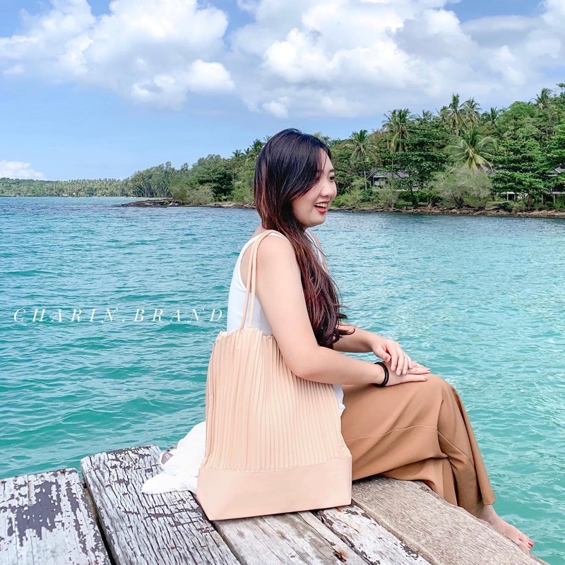 Charin.brand รุ่น Tote 14*15นิ้ว ทุกเฉดสี ทุกลาย!!