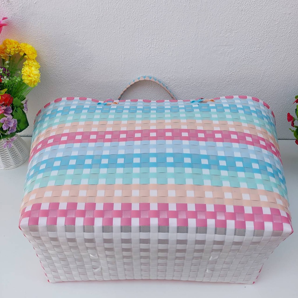 กระเป๋าสานเส้นพลาสติกสวยๆ ซุปเปอร์จัมโบ้ กว้าง25.5ยาว46สูง37CM ขอบปากกระเป๋า
