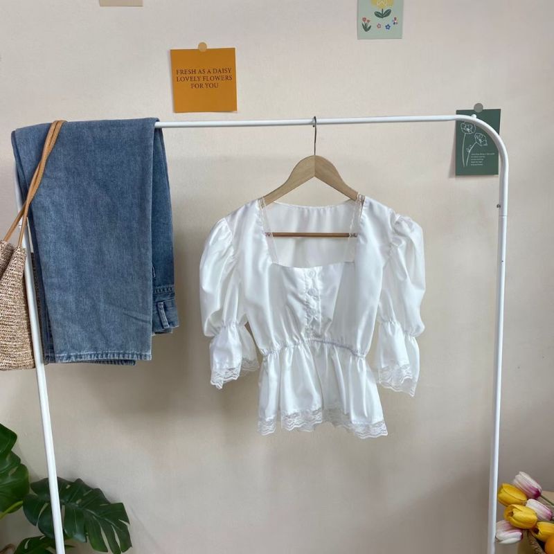 *พร้อมส่ง* 0C0902 เสื้อคอเหลี่ยมกระดุมหน้าแขนดอลลี่ระบาย