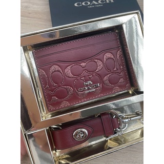 เซ็ทกล่อง กระเป๋าใส่บัตร Coach Zipglitter card case และ พวงกุญแจ หนังปั้ม ลายซี  สีแดง กลิตเตอร์