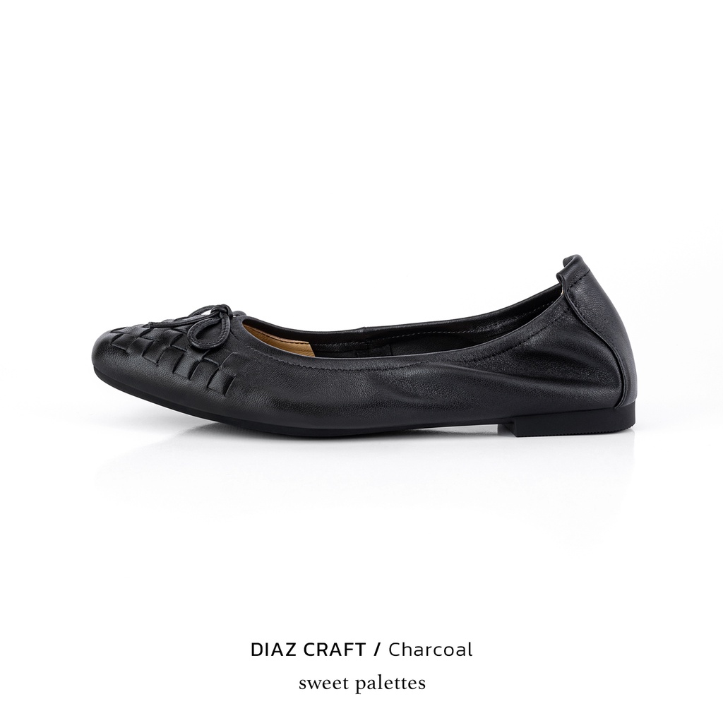 Sweet Palettes รองเท้าหนังแกะ Diaz Craft Charcoal