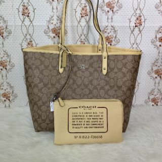 COACH F36658 REVERSIBLE CITY TOTE IN SIGNATURE