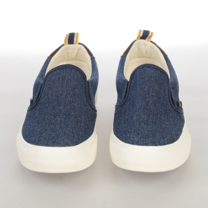 Mc JEANS รองเท้า Slip on รองเท้า Mc แท้ กรมท่า Unisex ใส่ได้ทั้ง ผู้ชาย และ ผู้หญิง ทรงสวย ใส่สบาย M09Z00430