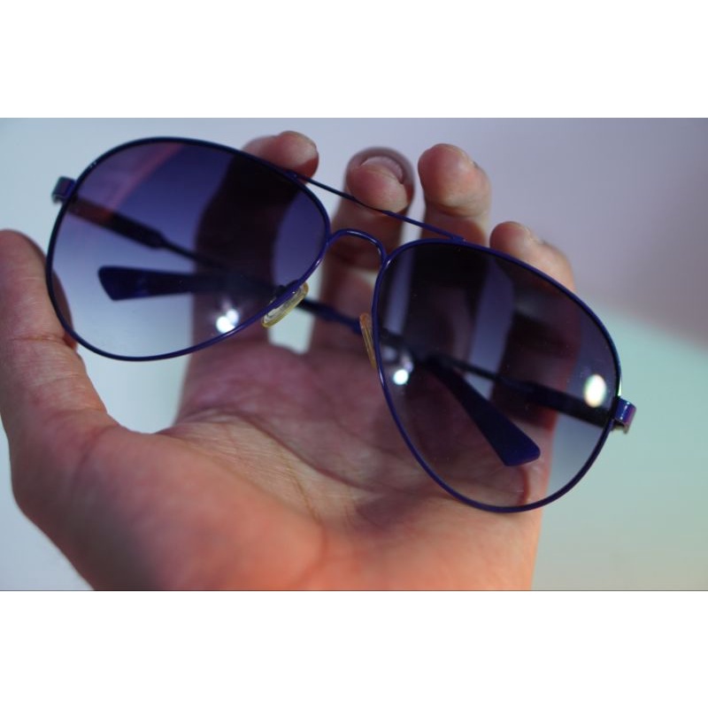 แว่นตากันแดด Guess แท้ มือ2