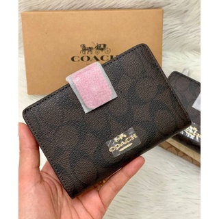 COACH MEDIUM CORNER ZIP WALLET IN SIGNATURE CANVAS ((53562))