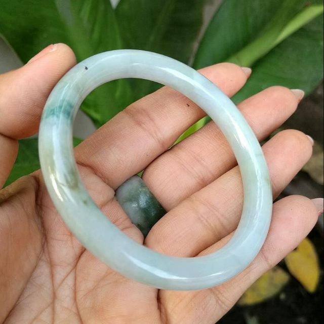 #T2313
📌หยกฮกล๊กซิ่วเขียวอมม่วง เนื้อเเก้วพม่าแท้ 
🌈แบบกลม