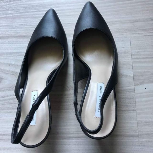 รองเท้าส้นสูง Charles & Keith แท้ 100%