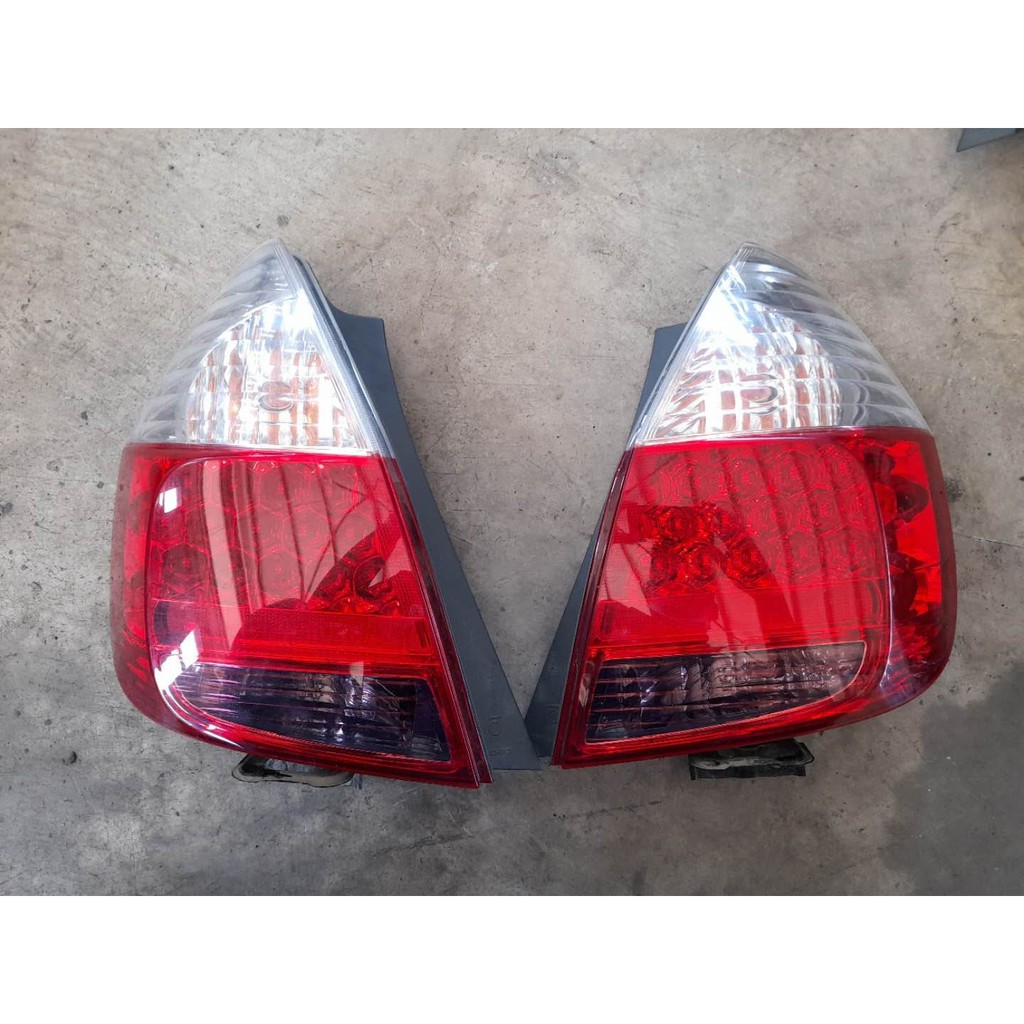 (ราคา 1 ข้าง) Honda Jazz GD1 GD2 GD3 โคมไฟหลังมือสองอะไหล่ญี่ปุ่น