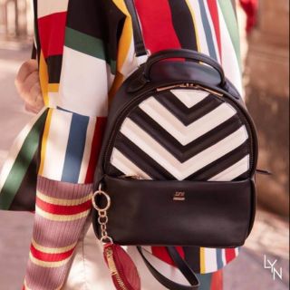 💢เป้ LYN🎒 แบบใหม่ล่าสุดซิบปั๊มทุกจุด