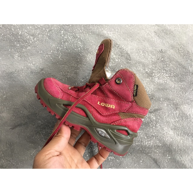 รองเท้าเด็ก LOWA มือ 2