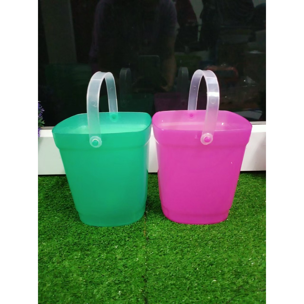 ถังน้ำแข็งเหลี่ยม (แพ็ค3) RW.9223 ขนาด13.5x13.5x14.5ซม.ปริมาตร 1.7 ลิตร คละสี ถังใส่น้ำแข็ง ถังพลาสต