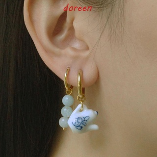 Doreen ผู้หญิง ห่วง ต่างหู ไม่สมมาตร บุคลิกภาพ หวาน หัวใจ การออกแบบแฟชั่น เซรามิก สีฟ้าและสีขาว พอร์ซเลน กาน้ําชา ที่เกี่ยวหู