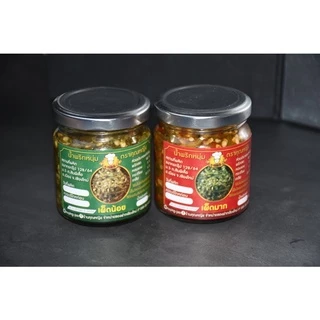 น้ำพริกหนุ่ม พร้อมส่ง (ร้านคุณหญิง ตลาดรวมโชค เชียงใหม่ )