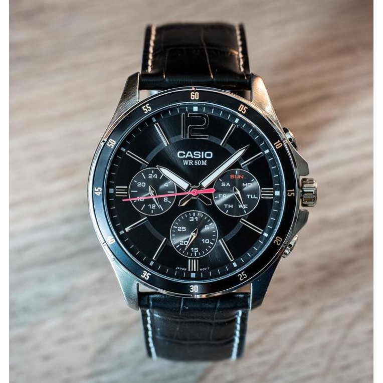 CASIO รุ่น MTP-1374L-1AV นาฬิกาข้อมือสำหรับผู้ชายสายหนัง สีดำ หน้าปัดดำ -ของแท้ 100% รับประกันสินค้า1 ปี
