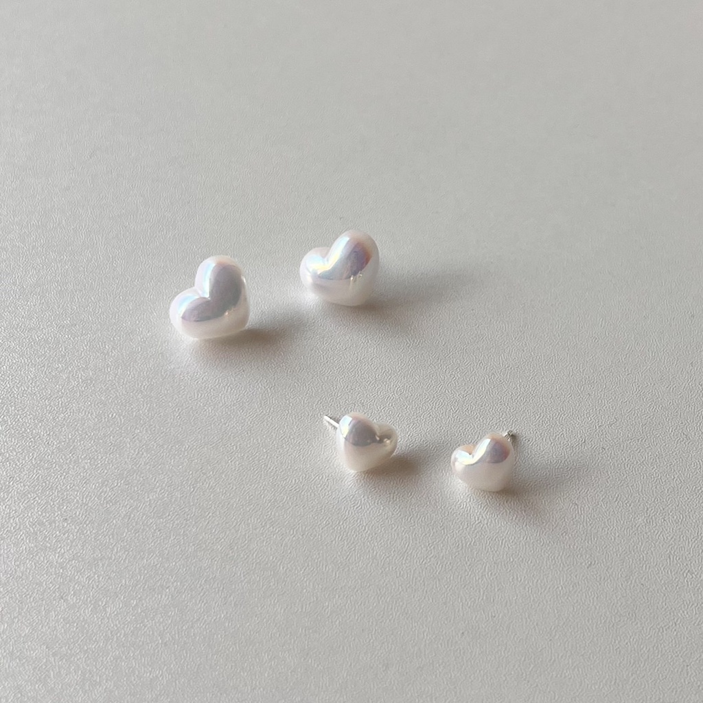 A.piece  ต่างหูเงินแท้ [all silver 925] Pearl heart stud earrings