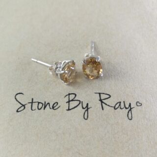 ต่างหูเงินแท้พลอยเพทายน้ำงามสีแชมเปญเจียรเหลี่ยมทรงรี  (Champagne Zircon sliver earrings)