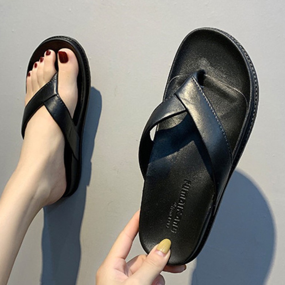 Korean รองเท้าแตะหูคีบ ใส่ได้ทั้งชาย-หญิง รองเท้ายางนิ่ม