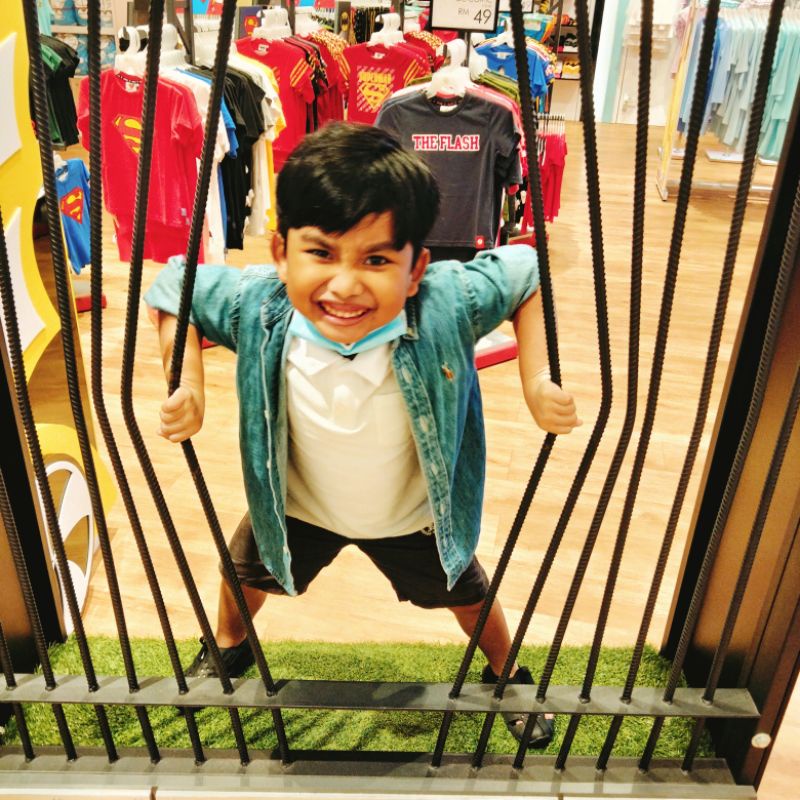 LIVE STREAMING KIDSWEAR