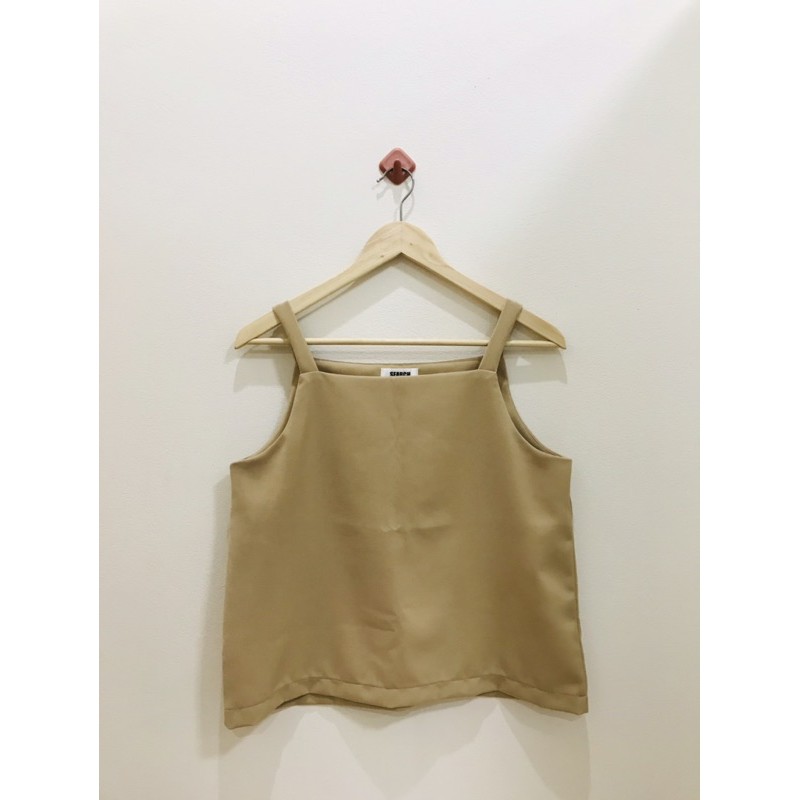 แบรนด์Searchcollection เสื้อแขนกุดสีเบจ ผ้าดีนุ่มนิ่มมาก 180บาท จากshop320บาท