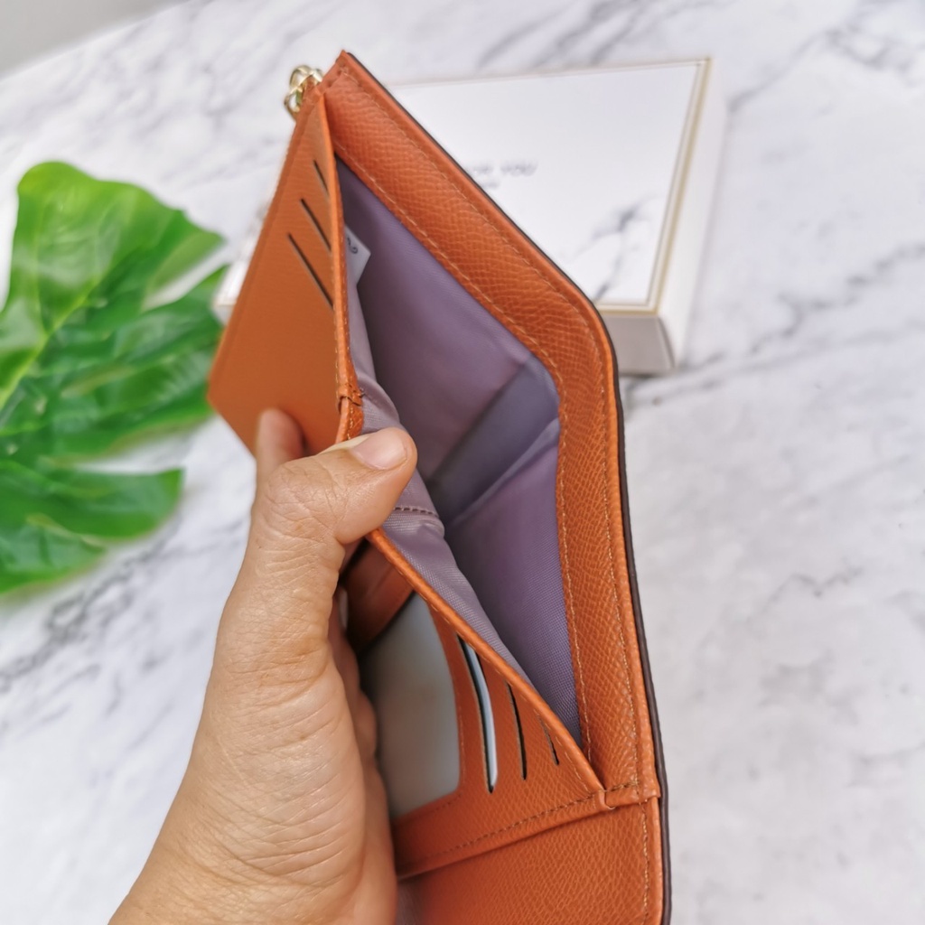 กระเป๋าสตางค์ผู้หญิงแบรนด์แท้ Modern Classic 100% พร้อมกล่อง  บางๆ ไซส์กลาง มีช่องซิป และช่องใส่บัตร งานสวย ราคา ถูกที่สุด ดีลบีเคเค แกลเลอรีภาพที่ 9