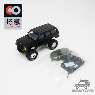 Xcartoys โมเดลรถยนต์ Jeep Cherokee 2nd Black ขนาด 1:64 พร้อมอุปกรณ์เสริม