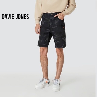 DAVIE JONES กางเกงขาสั้น ผู้ชาย ลายพราง สีเทา Camo Shorts in grey SP0002GY