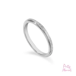 Pretty Moment แหวนสแตนเลส พ่นทราย 2 mm ระยิบระยับ สีเงิน สีพิ้งโกล ไม่บิด ไม่เบี้ยว แข็งแรง ทนทาน คงสภาพ สีเงิน ของขวัญ