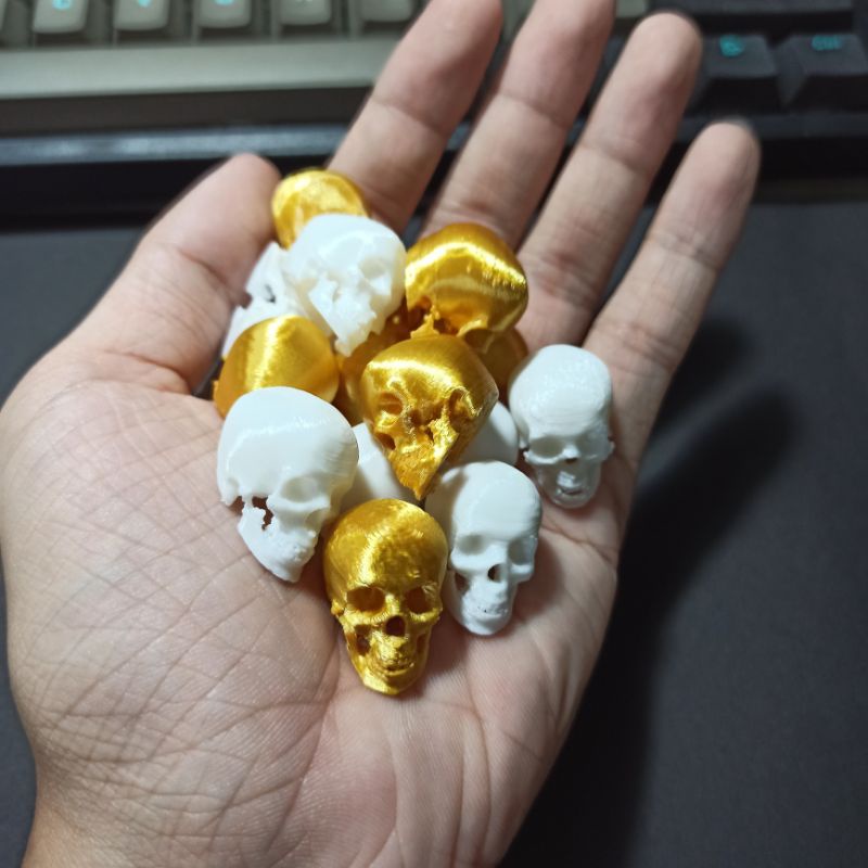 บน ชุดโมเดลกะโหลกจิ๋ว 5 ชิ้น ขนาดเล็กสุด สูง 1.8 ซม. ตกแต่งสยองขวัญ โต๊ะทราย กรงสัตว์เลื้อยคลาน ฮาโลวีน